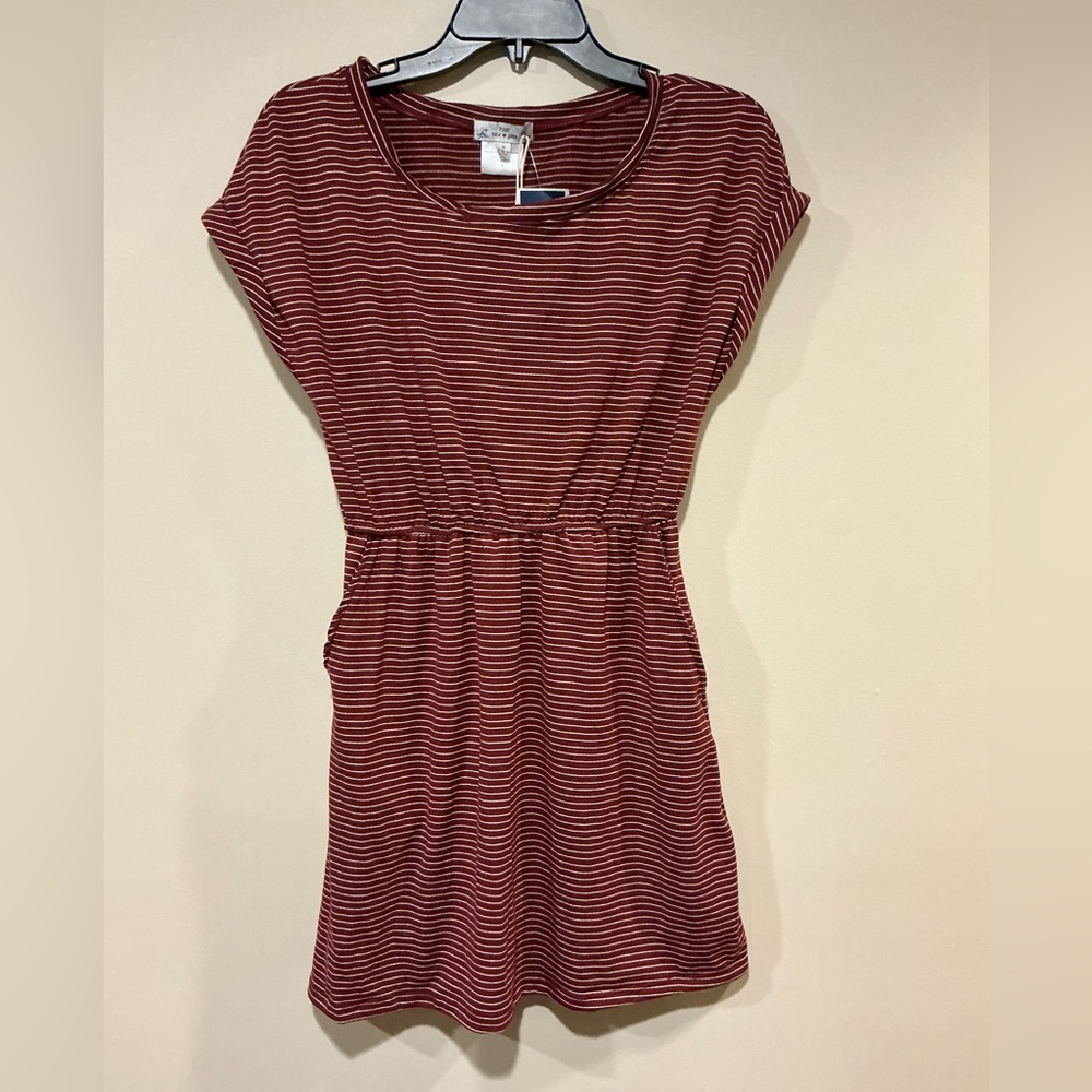 Elegant Burgundy Striped Mini Dress
